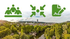 Blick aus der Vogelperspektive auf eine Stadt mit einem Fluss und viel Grün und drei Symbole zum Thema Menschen, Treffpunkt und Notizen
